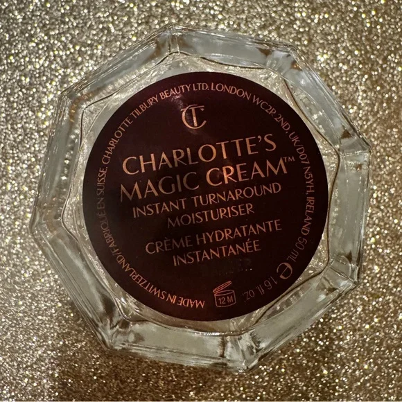 Charlotte Tilbury Magic Cream Anti-Aging Moisturizer 50mL - Picture 8 of 11